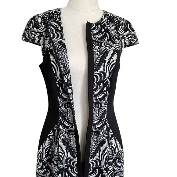 VERONIKA MAINE Sz8 Black and white abstract design cap sleeved dress 🥇 - Picture 4 of 15